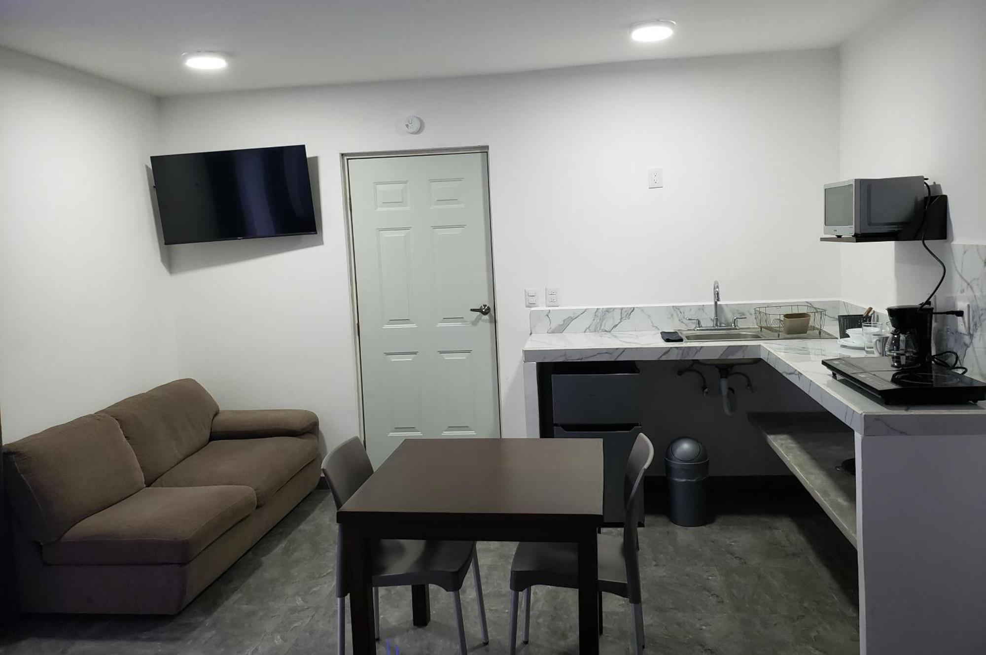 Casa Aura - King Suite With Kitchen And Balcony - 1St Floor Isla Mujeres Exterior photo